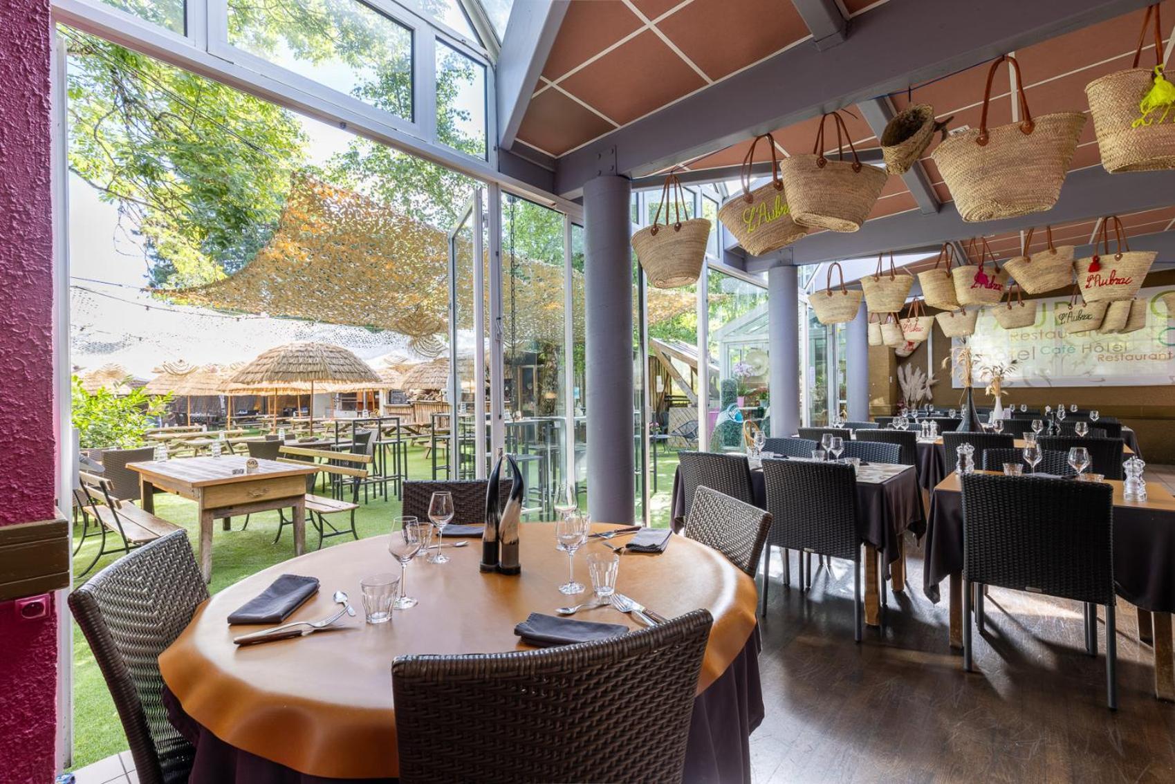 Hotel-Restaurant Logis L'Aubrac Laguiole Exteriör bild